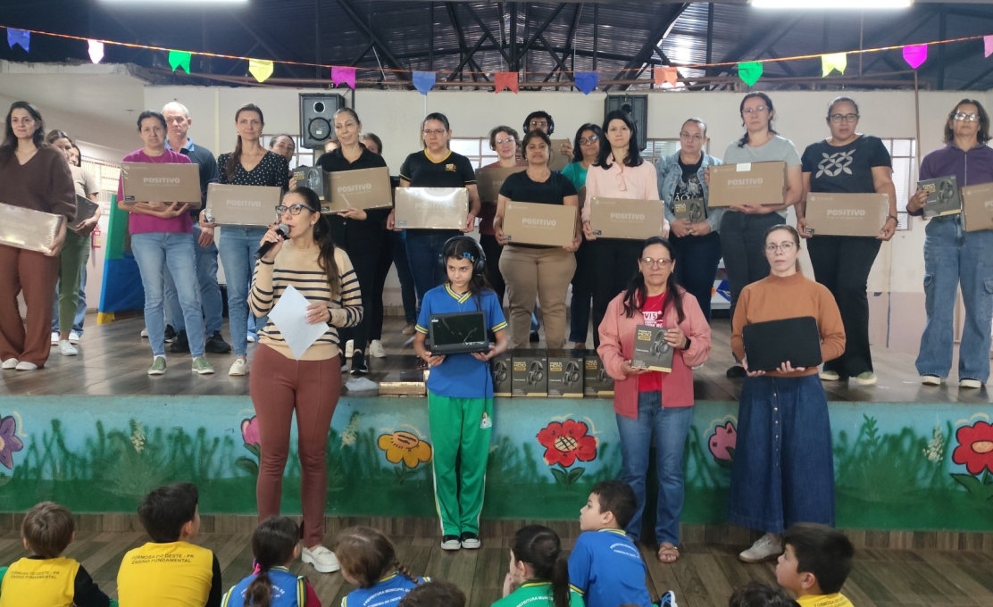 Entrega do kit tecnológico do Programa Indica Paraná!
